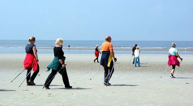 nordic walking na pláži